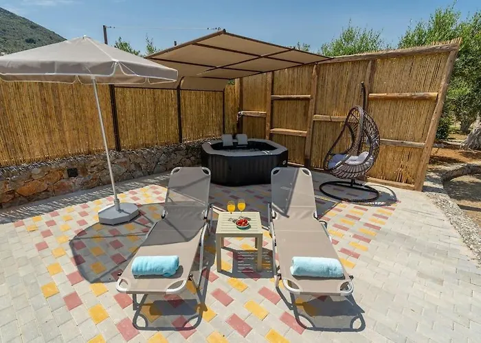 Rena\'S Rustic Retreat